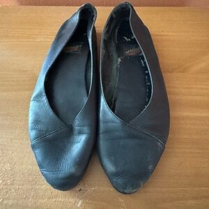 🎄AEROSOLES Black Minimalist Flats